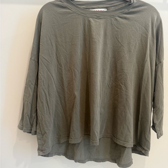 XiRENA Olive Long Sleeve Women's Top - Picture 1 of 2